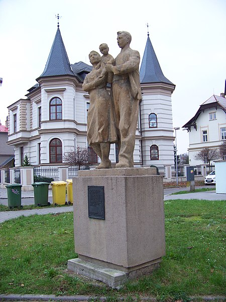 File:Olomouc-Nová Ulice, Litovelská, pomník, Žilinská 3.jpg