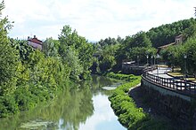 San Zenone al Po, the River Olona flows down to the Po flanked by a suitably raised pedestrian road (2010) by Yorick39 Olona meridionale 063.JPG