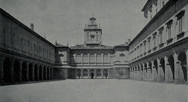 File:Palazzo del Quirinale - Grande corte d'onore - 1911.jpg