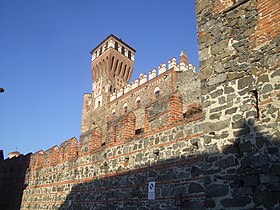 Pavone Canavese Castello 4.JPG