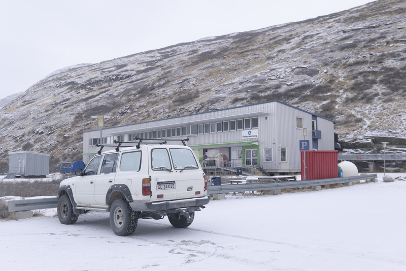 File:Pilersuisoq Supermarket, Kangerlussuaq (Quintin Soloviev).png