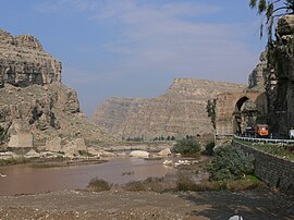 UNESCO Dünya mirası listesine alınan Sasani dönemine ait köprü kalıntıları