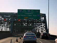 Sinais de controle de pista instalados na Ponte Old Champlain de Montreal.