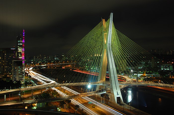 Le pont Octávio Frias de Oliveira, à São Paulo.