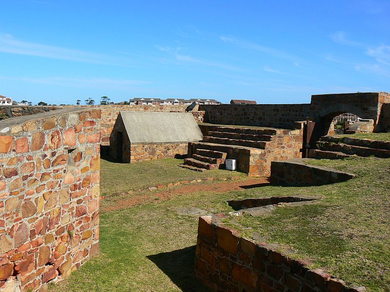 File:Port Elizabeth Fort Frederick, inside the fort, soldiers house on left and ammunition store in centre.JPG