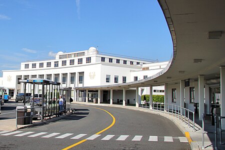 Reagan terminal A entrance 2013.jpg