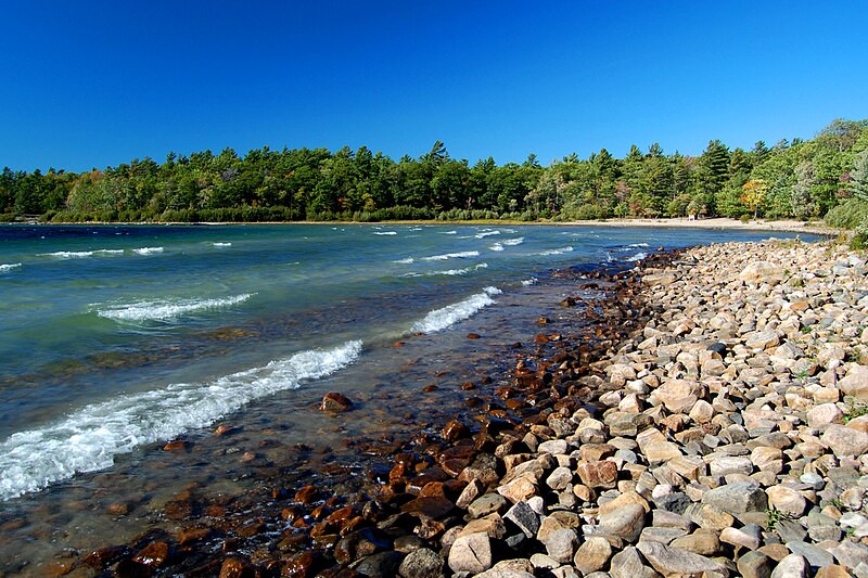 File:Rocky beach at Killbear Provincial Park.jpg