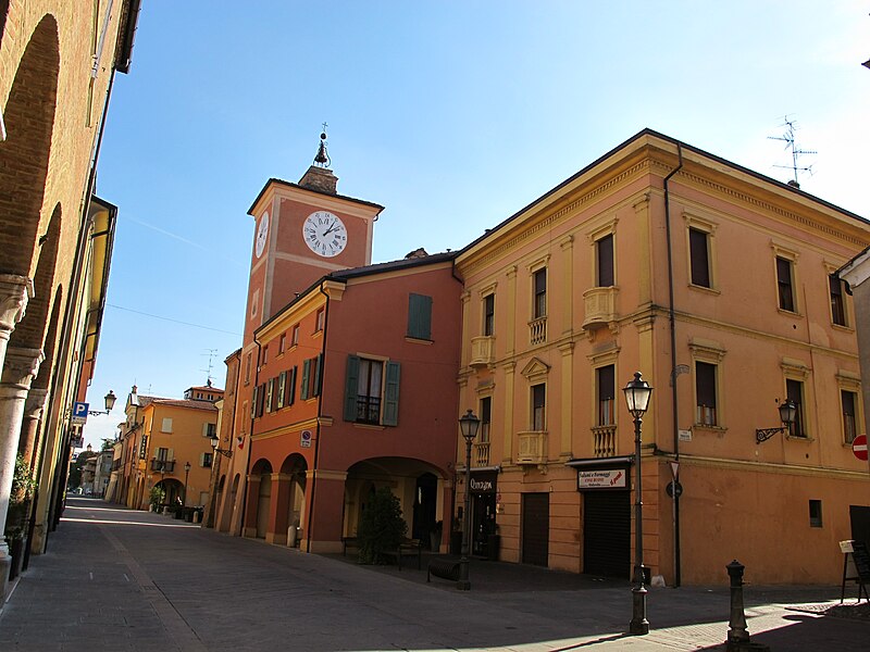 File:Rubiera, torre dell'orologio 01.JPG