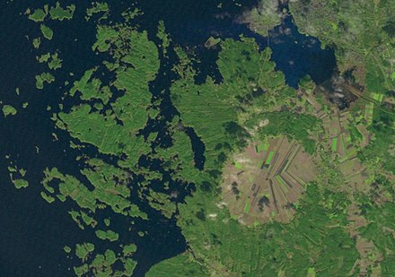 Landsat picture of Söderfjärden impact structure (the round brown agriculturally used area).