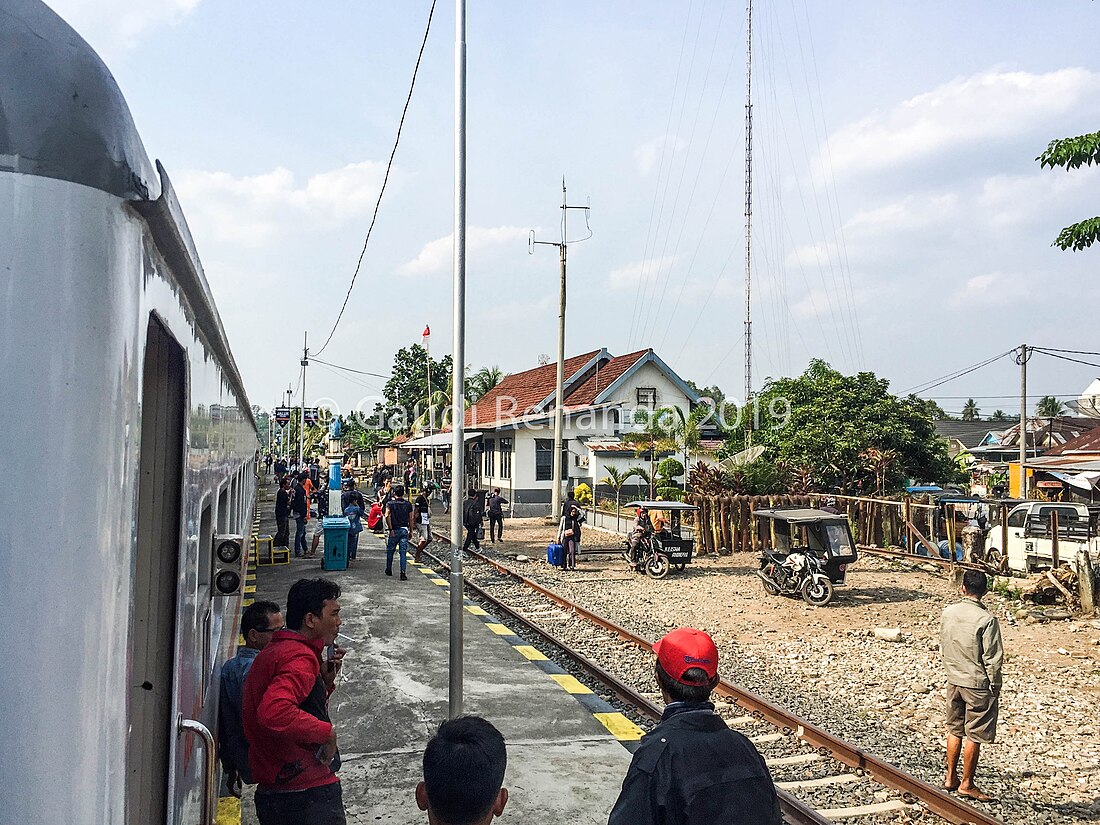 File:S5 Tebing Tinggi Station.jpg