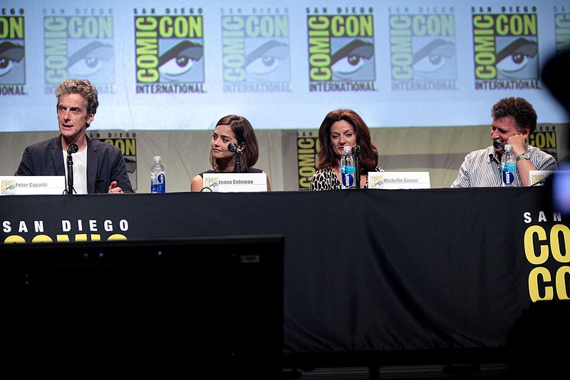 File:SDCC 2015 - Peter Capaldi, Jenna Coleman, Michelle Gomez & Steven Moffat (19478924410).jpg