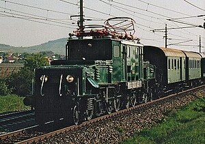 The 1100.102 at the head of a special train near Gumpoldskirchen