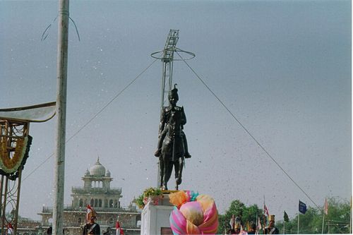 The unveiling ceremony of Sawai Man Singh's statue in Jaipur on Rajasthan day, 30 March 2005