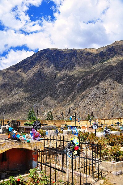 File:Sacred Valley Cemetery (7507427538).jpg