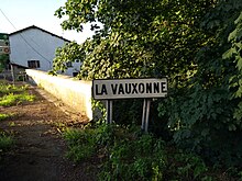 Saint-Georges-de-Reneins - Panneau passage de la Vauxonne (juin 2018).jpg