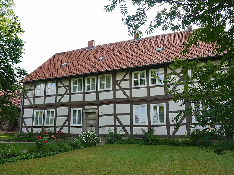 File:Salzgitter-Lichtenberg - Pfarrhaus Niederfreden 2013-06-26.jpg