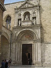 The monumental entrance of Julius II in the church of San Francesco