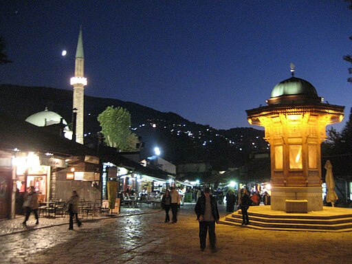 Sarajevo-bascarsica at night2