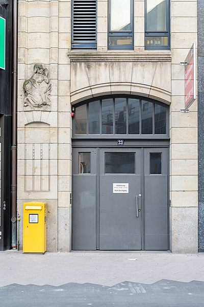 File:Seeburg (Hamburg-Altstadt).Fassadendetail Lilienstraße.1.29161.ajb.jpg