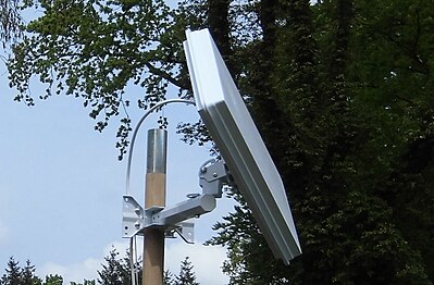 Antenna piatta per la ricezione della TV satellitare