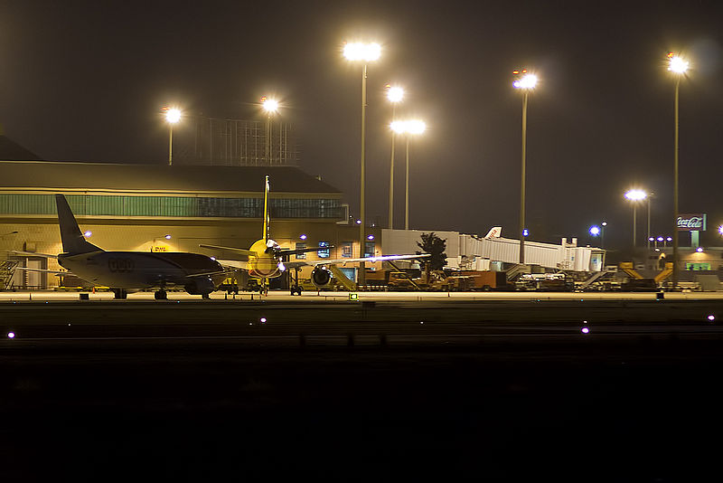 File:Seville Airport apron at night (6396432235).jpg