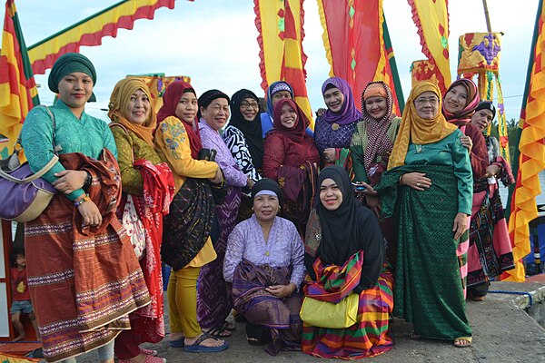 Maguindanaon women at S.K Festival.