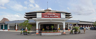 <span class="mw-page-title-main">Solo Balapan railway station</span> Railway station in Indonesia