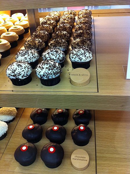 File:Sprinkles Cupcakes.jpg