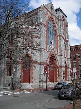 Fasaden på kirken
