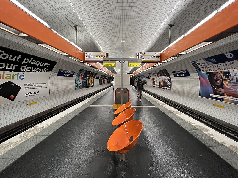 File:Station Métro Motte Picquet Grenelle Lignes 8 & 10 - Paris XV (FR75) - 2022-06-18 - 4.jpg