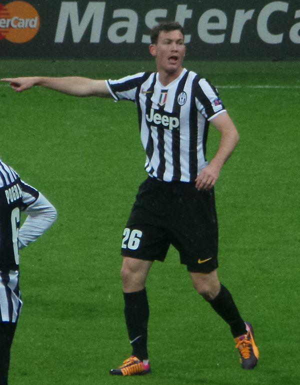 Lichtsteiner playing for Juventus in December 2013