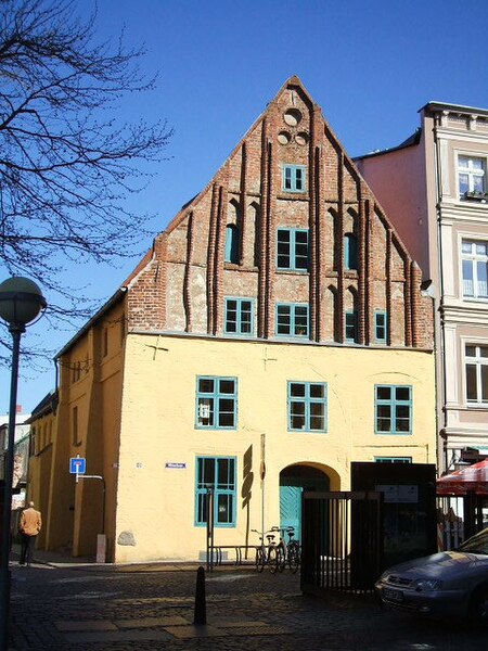 File:Stralsund, Museumshaus1 (2007-05-05).JPG