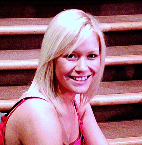Suzanne Shaw was cast as Edna's granddaughter, Eve Jenson, in 2010.