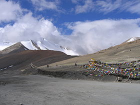 https://upload.wikimedia.org/wikipedia/commons/thumb/0/0e/Tanglanglapass.jpg/280px-Tanglanglapass.jpg