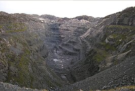 Найбільший у світі кар'єр з видобутку ільменіту на родовищі Теллнес, Норвегія