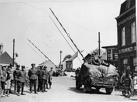 British troops cross the Franco-Belgian border at Herseaux on 10 May