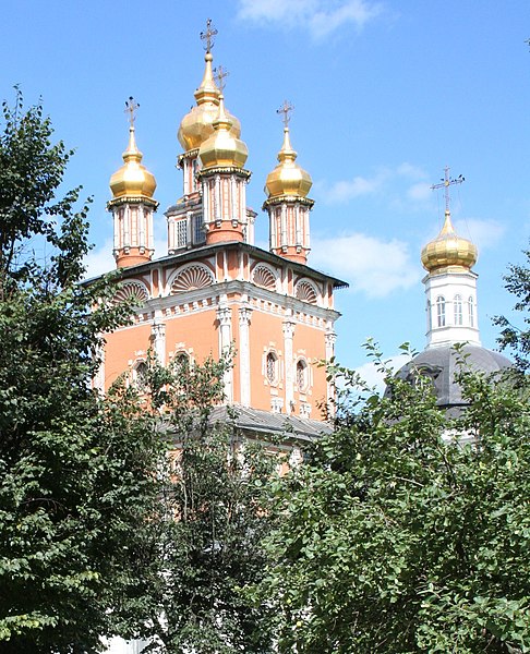File:The Gate Church Troitse Sergiyeva Lavra.jpg