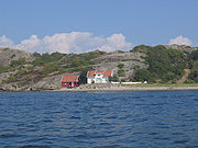 Deler av bebyggelsen på Sandø mot Sandøsund mot Hvasser Foto: Karl Ragnar Gjertsen, 2006