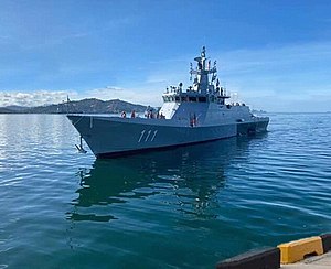 Tldm ship keris approaching jetty in kota kinabalu.jpg