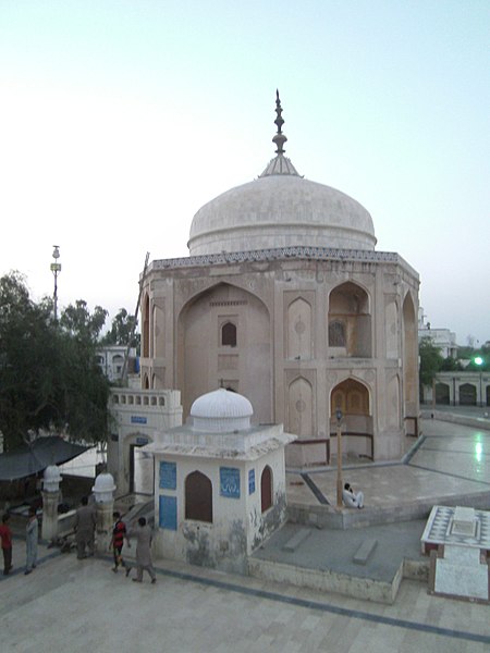 File:Tomb Of Hazrat Daud Karmani7 Sher Garh Depalpur.jpg