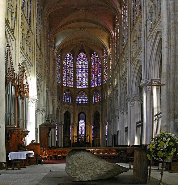 File:Tours-Kathedrale-144-Chor-2008-gje.jpg