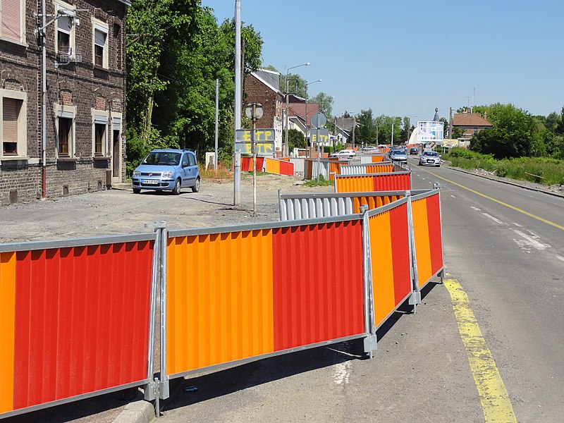 File:Travaux de la branche vers Vieux-Condé de la ligne B du tramway de Valenciennes en mai 2012 (191).JPG