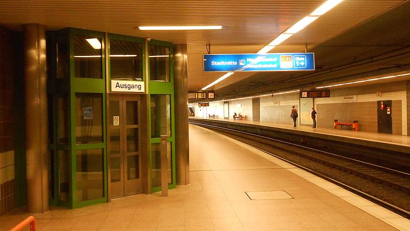 File:U-Bahnhof Westfalenpark (3).jpg