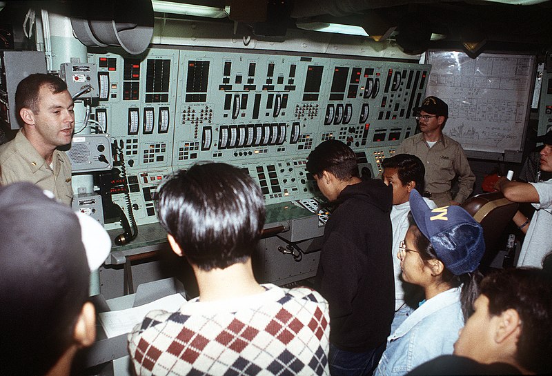 File:USS Lake Champlain (CG-57) engineering tour.jpg