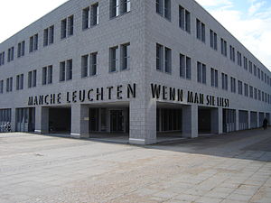 Unibib kiel entrance.jpg