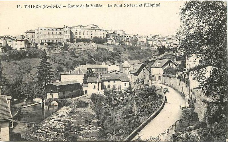 File:Vallée des usines et ancien-hôpital de Thiers.jpg