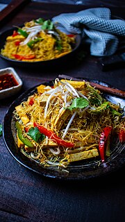 Thumbnail for File:Vegan Singapore-Style Noodles.jpg