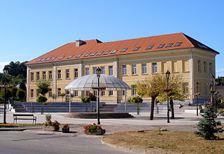 Вельки-Шариш - город в Словакии