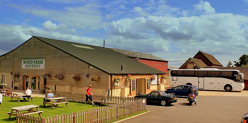 File:WOOD FARM BREWERY WILLEY NEAR RUGBY WARWICKSHIRE AUG 2013 (9482757969).jpg