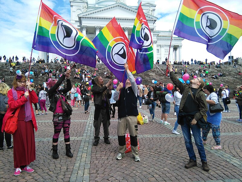 File:Waving flags (19348043201).jpg